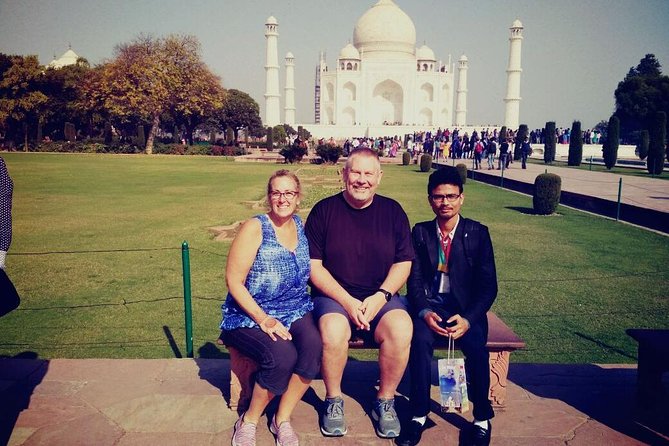 Taj Mahal & Agra Fort Tour with Home Cooked lunch at Locals Home - Transportation comfort: air-conditioned private vehicle for a long haul