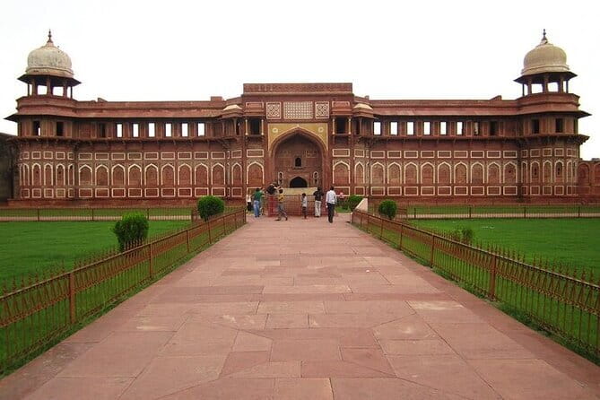 Taj Mahal & Agra Private Day Tour from New Delhi by Car with Meal - The car ride from Delhi to Agra: plan for the long-haul comfort
