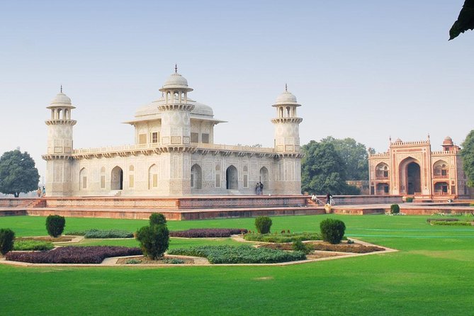 Taj Mahal Private Tour from Delhi - Agra Fort after lunch: a break that keeps the pace sane