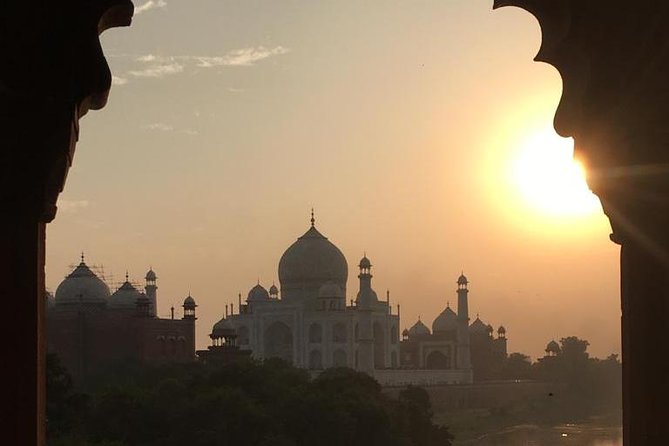 Taj mahal skip the line ticket guide and transport - How long it really takes, and how to plan your day