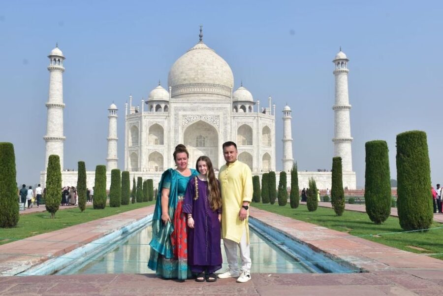 Taj Mahal Sunrise Tour: Express Ticket, Guide & Photos - The inlay marble demonstration: what it adds to your Taj experience
