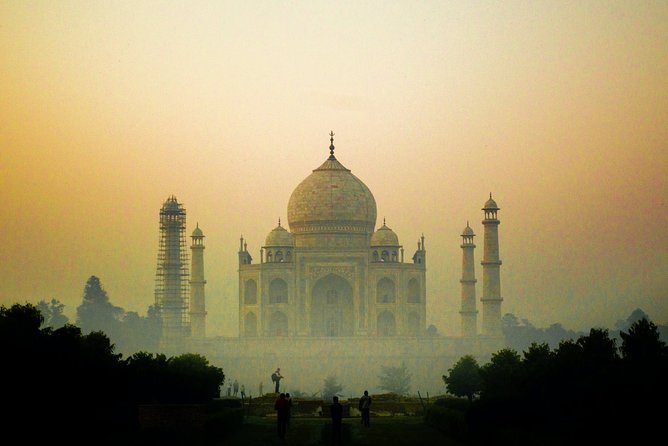 Taj Mahal Tour From Delhi By Car - DoubleTree by Hilton Agra meal stop: when the lunch upgrade is worth it