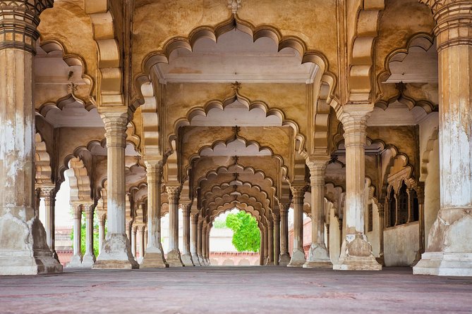 Taj Mahal Tour From Delhi to Agra Sightseeing by Private AC Car - Taj Mahal, the main event, and how to use the 3-hour window