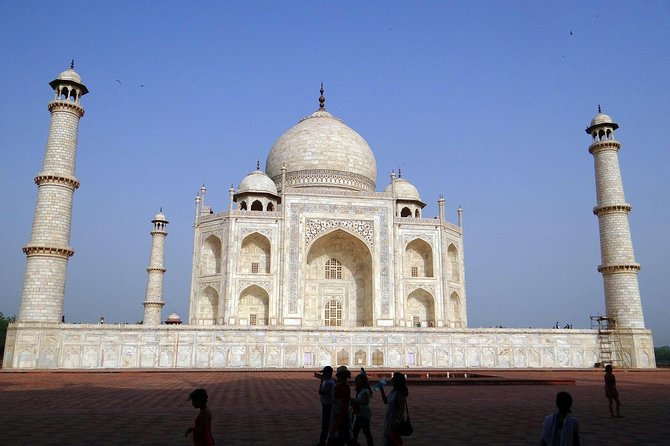 Taj Mahal Tour from Jaipur by Car - Private Day Trip - The car comfort and why the driver matters