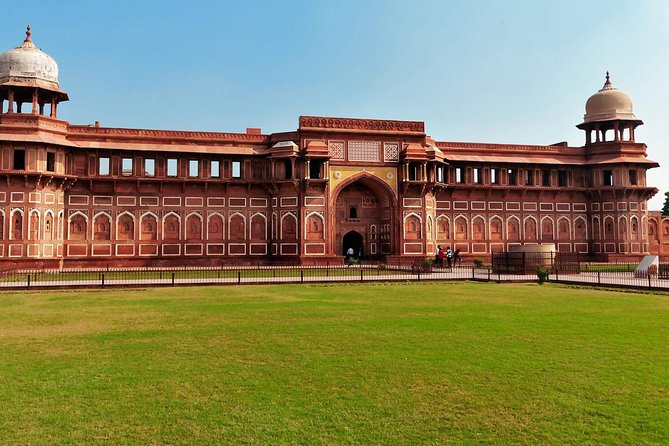 Taj with mausoleum and Agra fort visits : Choose Your Option - Key Highlights Worth Marking in Your Head