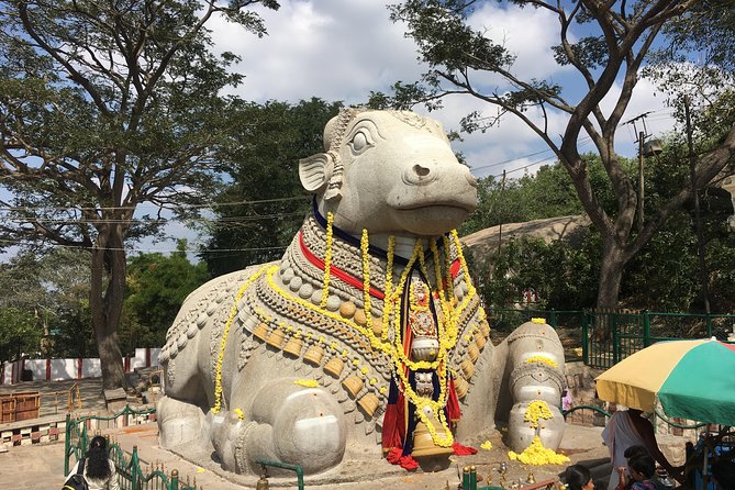 Treasures of Mysuru - day tour - Chamundi Hills and the Chamundeshwari Temple: the viewpoint stop that anchors the day