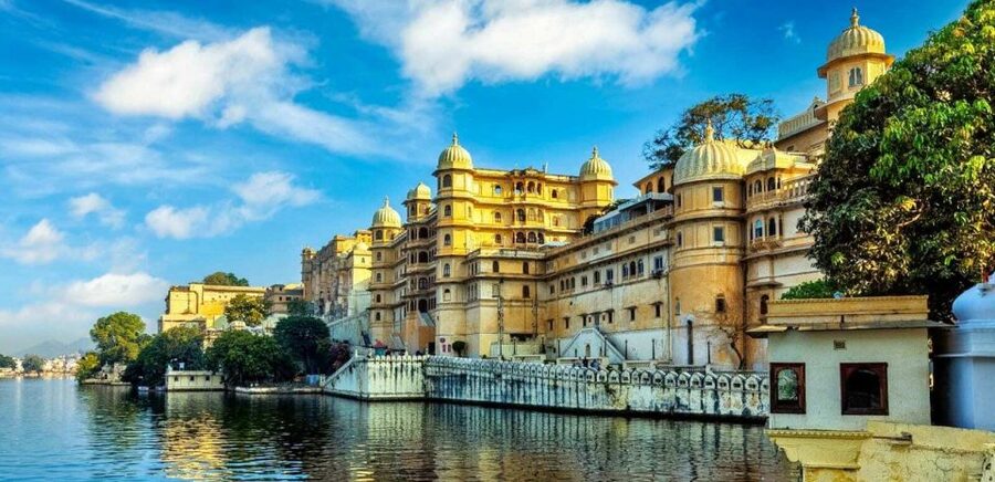 Udaipur: City Palace Museum Tour and Lake Pichola Boat Tour - City Palace Museum Time, Without the Guesswork