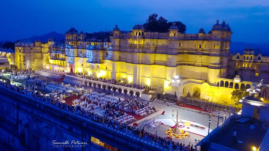 Udaipur: City Palace Museum Tour and Lake Pichola Boat Tour - Jagdish Temple Next Door, Still in Use