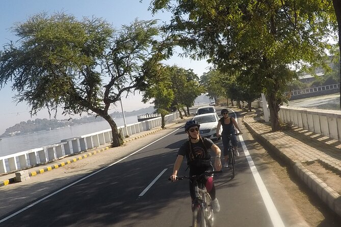 Udaipur Countryside Biking excursion - Meeting at Cyclomania Cycling, then rolling with a plan