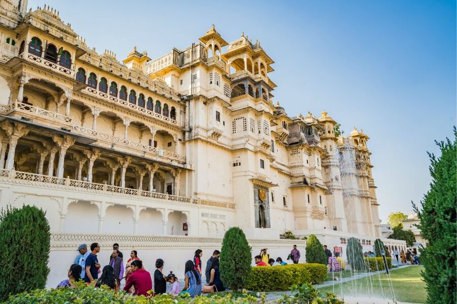 Udaipur: Full Day Private City Tour with Optional Boat Ride - Jagdish Temple and Saheliyon ki Bari, Where Rules Shape Your Visit