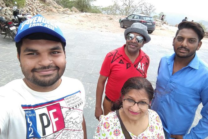 Udaipur Full Day Sightseeing Tour by Private Car - Starting at 10:00 am, how the pacing usually works