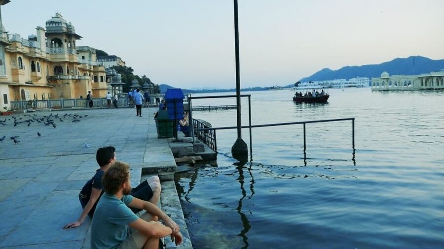 Udaipur: Guided Ghat Tour and Boat Ride - What the Best Guides Do Differently (Gaura and Yash Stand Out)