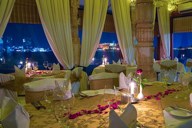 Udaipur: Jag Mandir Island Dinner with Boat Ride transfers - The Snacks and 3-Course Dinner, Plus How the Menu Gets Chosen