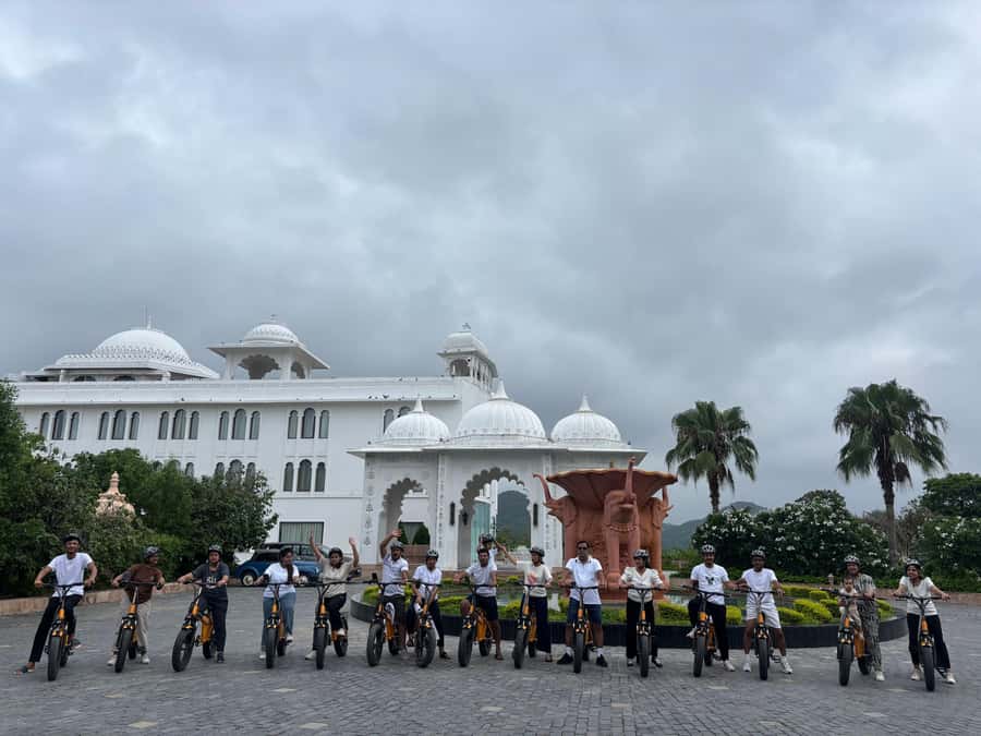 Udaipur: Off-the-Beaten Path Guided E-Bike Tour - Price and logistics: is $23 actually good value?
