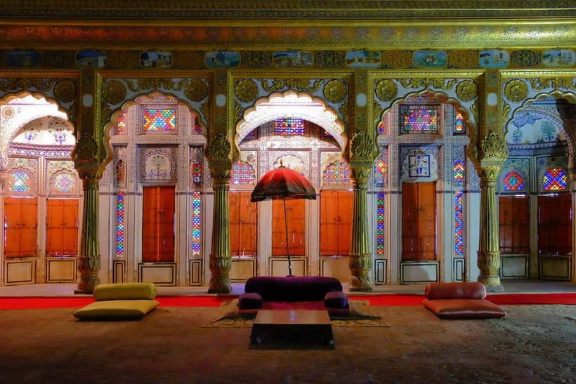 Udaipur: Private Full-Day Sightseeing Tour with a Tour Guide - Vintage and Classic Car Museum: A Fun Detour If You Like Weird and Wonderful