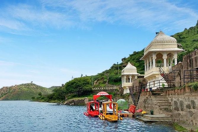 Udaipur Sightseeing Day Tour with Professional Guide and Driver - Lake Pichola, City Views First: The Best Way to Set the Tone