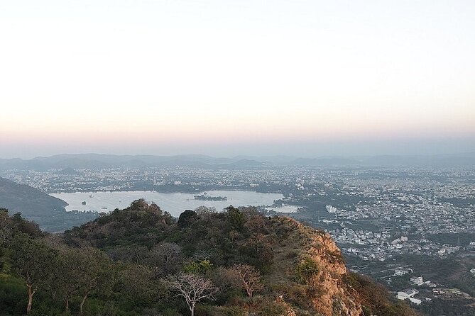 Udaipur Sightseeing Day Tour with Professional Guide and Driver - City Palace of Udaipur: Palaces Built Over Centuries