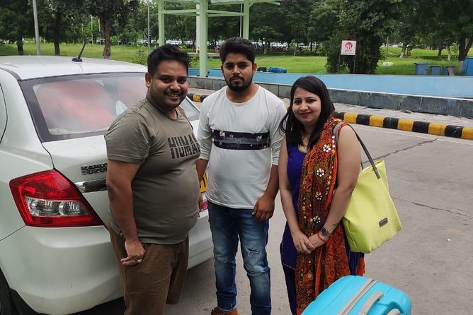 Udaipur Sightseeing Tour By Car With Guide - Vintage Cars And Crystal Gallery: Ticketed Stops Worth Planning