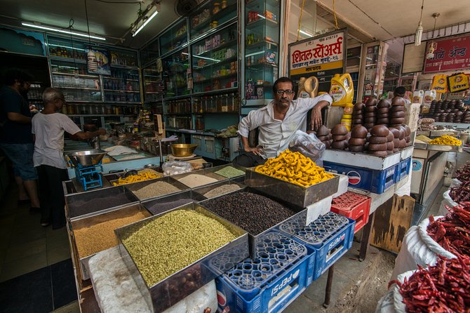 Ultimate Mumbai Full Day: Sights, Bollywood Dance, Lunch & Spices - Lunch, coffee or tea, and the rhythm of a full day