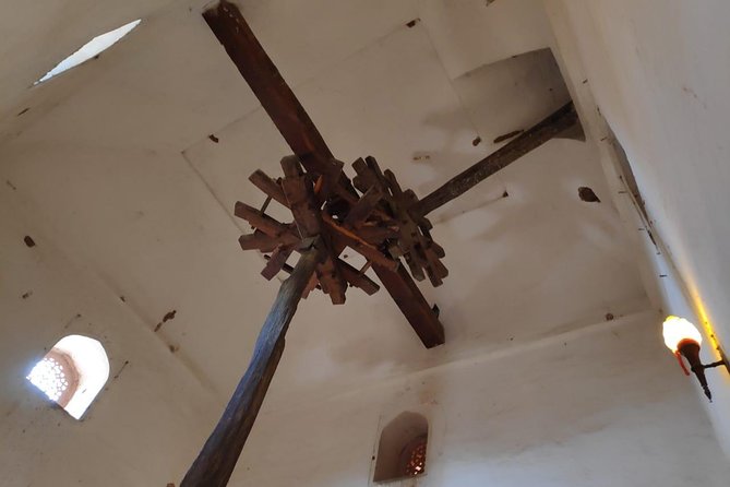 Unlock Hidden Amber! - Guided 2-Hour Heritage Tour in Jaipur - Entering Amber Fort: what you actually see once you are inside