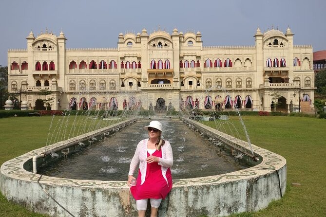 Unveiling Bollywood: Grand Tour of Iconic Real Sets & Their Story - Touring the Existing Sets: How Blockbusters Shape What You See