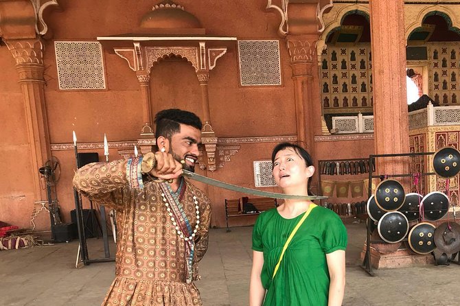Unveiling Bollywood: Grand Tour of Iconic Real Sets & Their Story - Who This Tour Fits Best (And Who Might Feel It’s Not Their Thing)