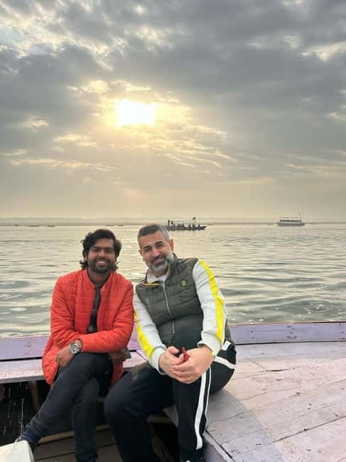 Varanasi: Ancient ghat walk tour with local guide - Kedareshwar Ghat: Shiva Devotion in Stone and Steps