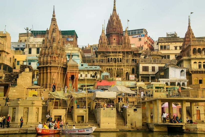 Varanasi Landmark Evening City Tour - Aarti & Boating - Why sunset on the Ganga feels different than daytime sightseeing