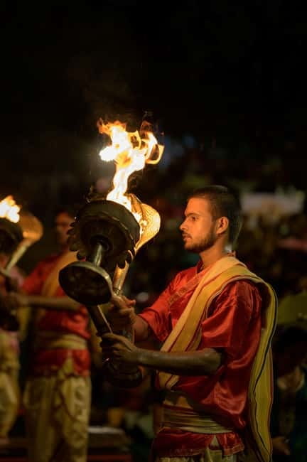 Varanasi Landmark Evening City Tour - Aarti & Boating - Price and value: is $27 per person a smart deal?