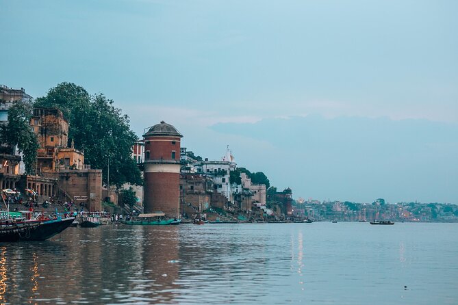 Varanasi Landmark Evening City Tour - Aarti, Boating & Witnessing the GOD - Why an evening Ganga aarti boat ride works in Varanasi
