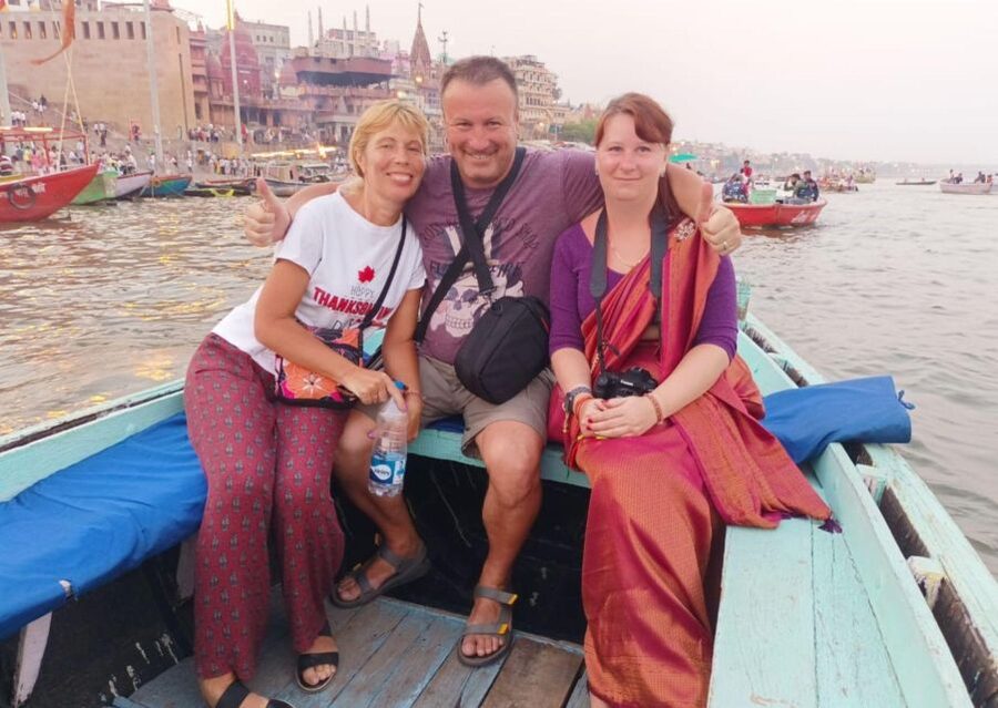 Varanasi: Mysticism Tour with Boat Ride & Ganga Aarti - First Step: Meeting at St. Thomas Church and Getting Oriented