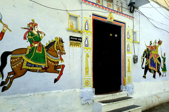 Walking Guided tour in Udaipur - Lake Pichola: a calm finish after the temples and palace rooms