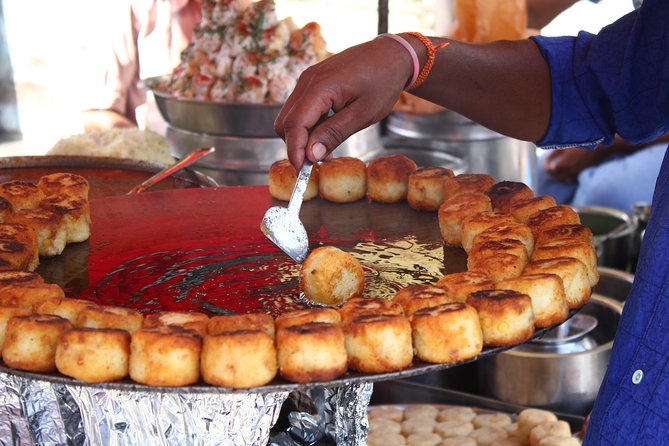 Winner Mumbai Street Food Tour in the World Top 20 by Guardian - Babulnath Temple Area: Southern Snacks Plus Gujarat Flavors